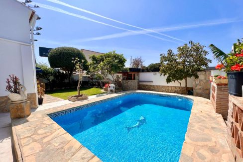 Casa independiente con piscina y jardin en Marbella, Belinda Estates