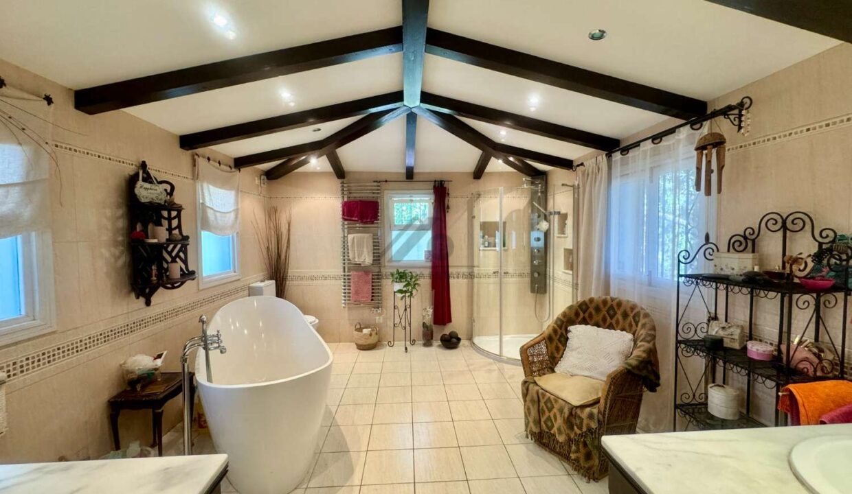 property_244577_361