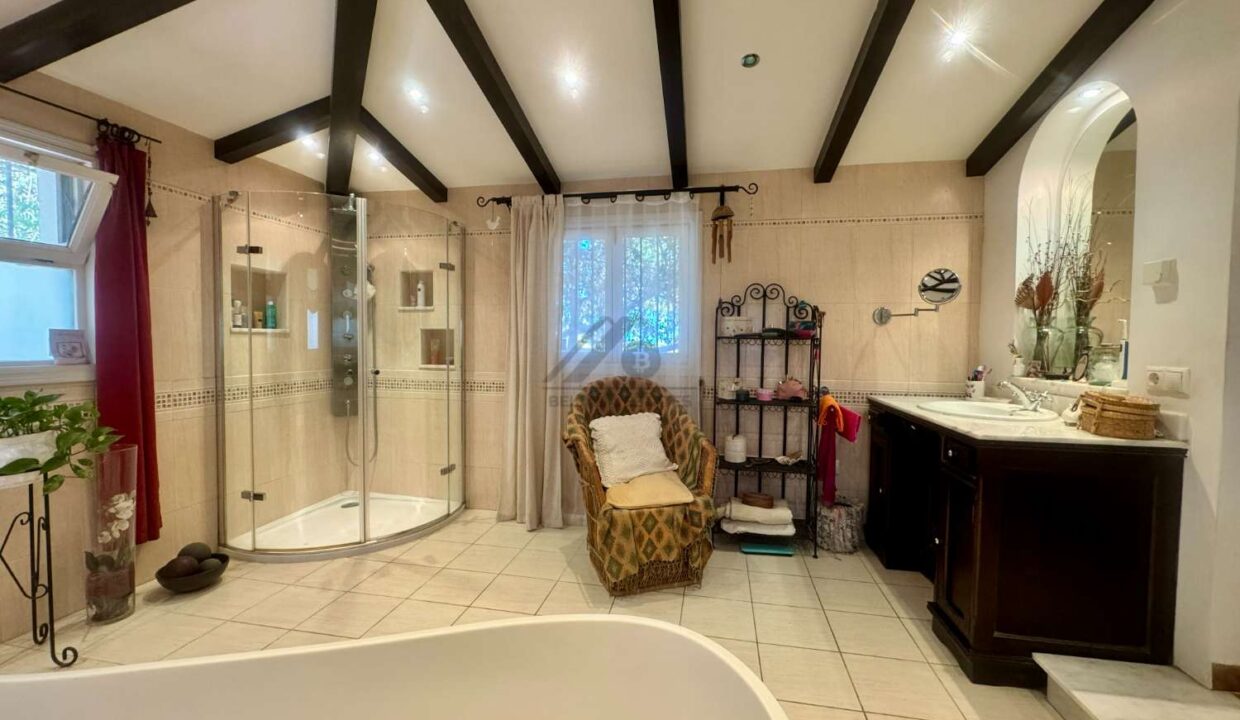 property_244577_936